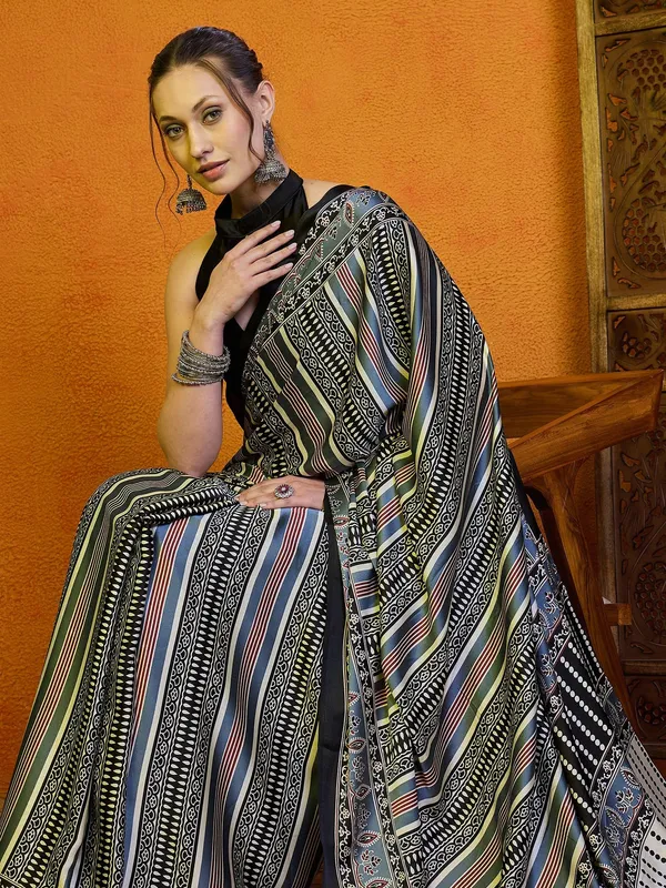 Gray_Trending_Ajrakh_Print_Semi_Modal_Silk_Saree_682002